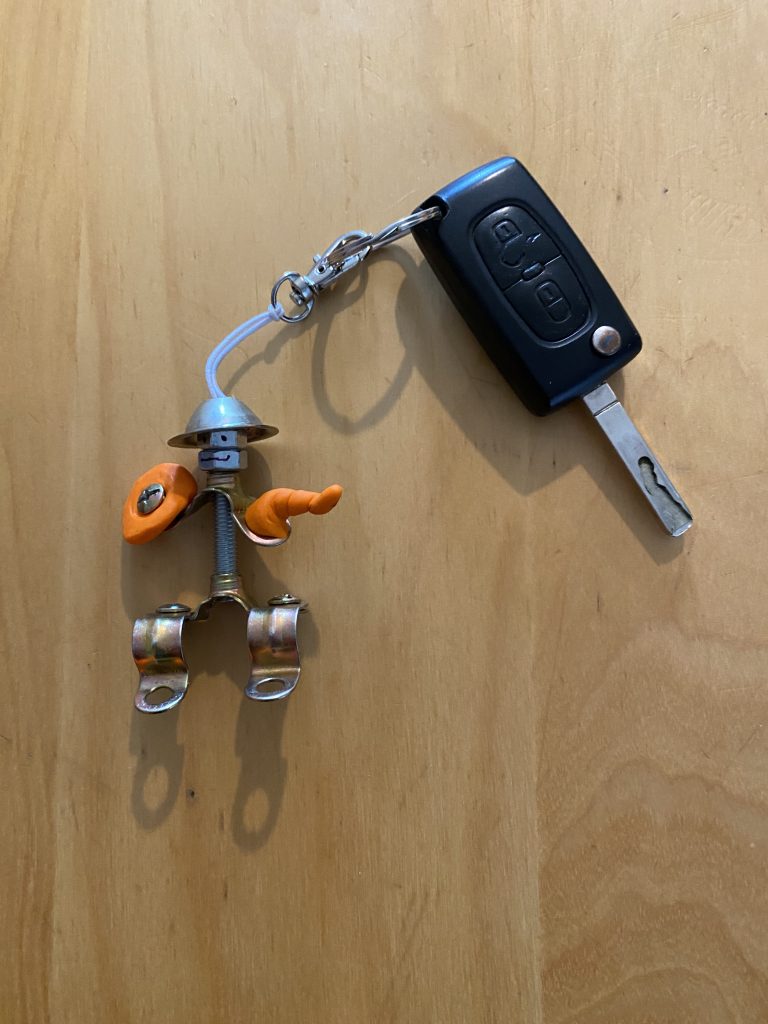 atelier, création, porte clef, diy, boulon, bonhomme